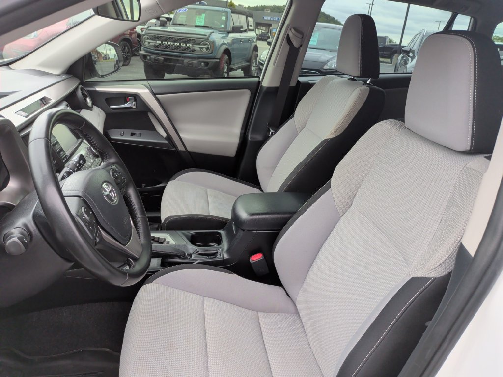Used 2018 Toyota RAV4 XLE w/ Plus Extra Value Package AWD/4WD image 4