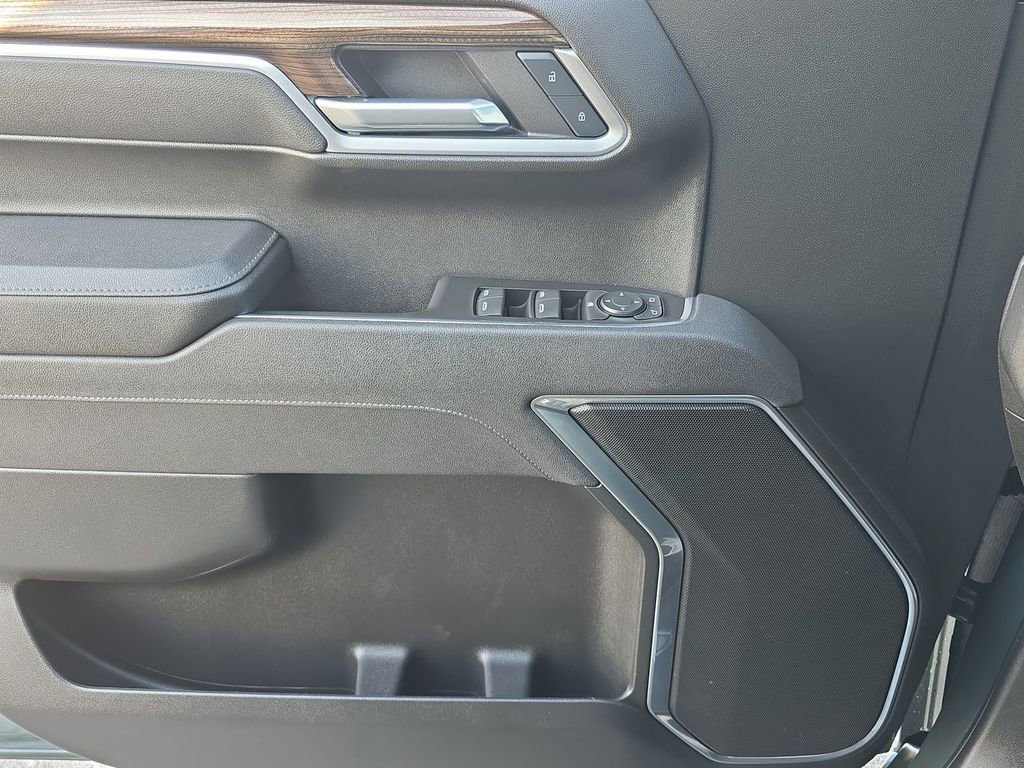 Certified 2025 Chevrolet Silverado 1500 LT image 23