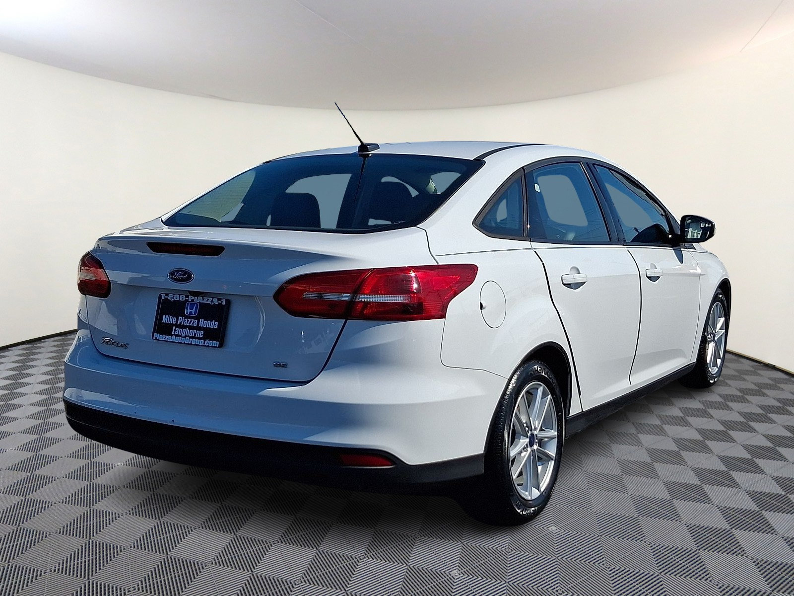 Used 2016 Ford Focus SE FWD image 7