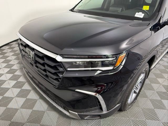 Used 2025 Honda Pilot EX-L image 10