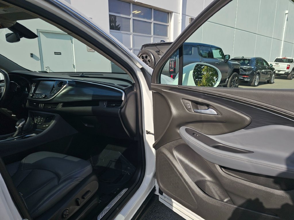Used 2020 Buick Envision Essence w/ Experience Buick Package AWD/4WD image 12