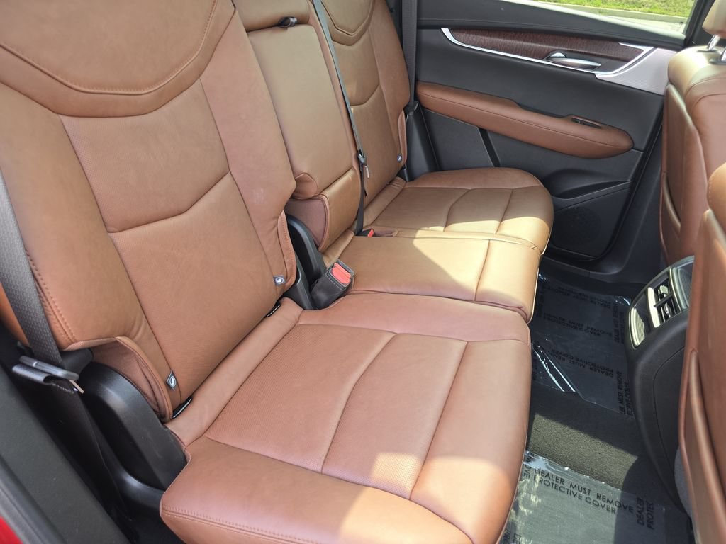 Used 2025 Cadillac XT5 Premium Luxury w/ Technology Package AWD/4WD image 21