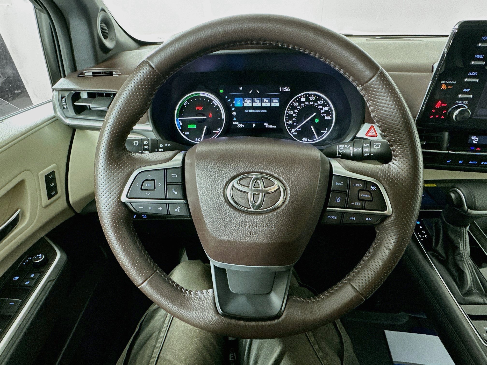 Used 2021 Toyota Sienna Platinum FWD image 11