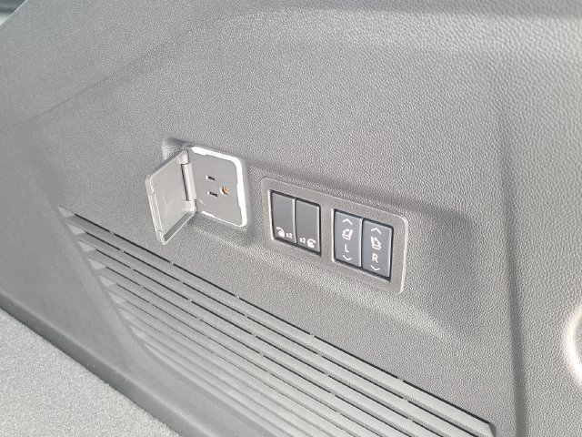 New 2026 Chevrolet Suburban High Country AWD/4WD image 10