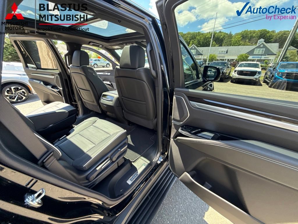 Used 2026 Cadillac Escalade Luxury AWD/4WD image 56
