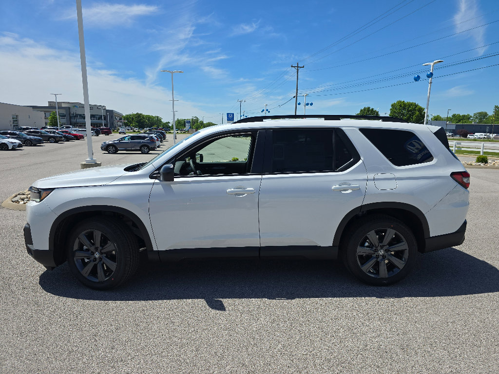 New 2026 Honda Pilot Sport image 10