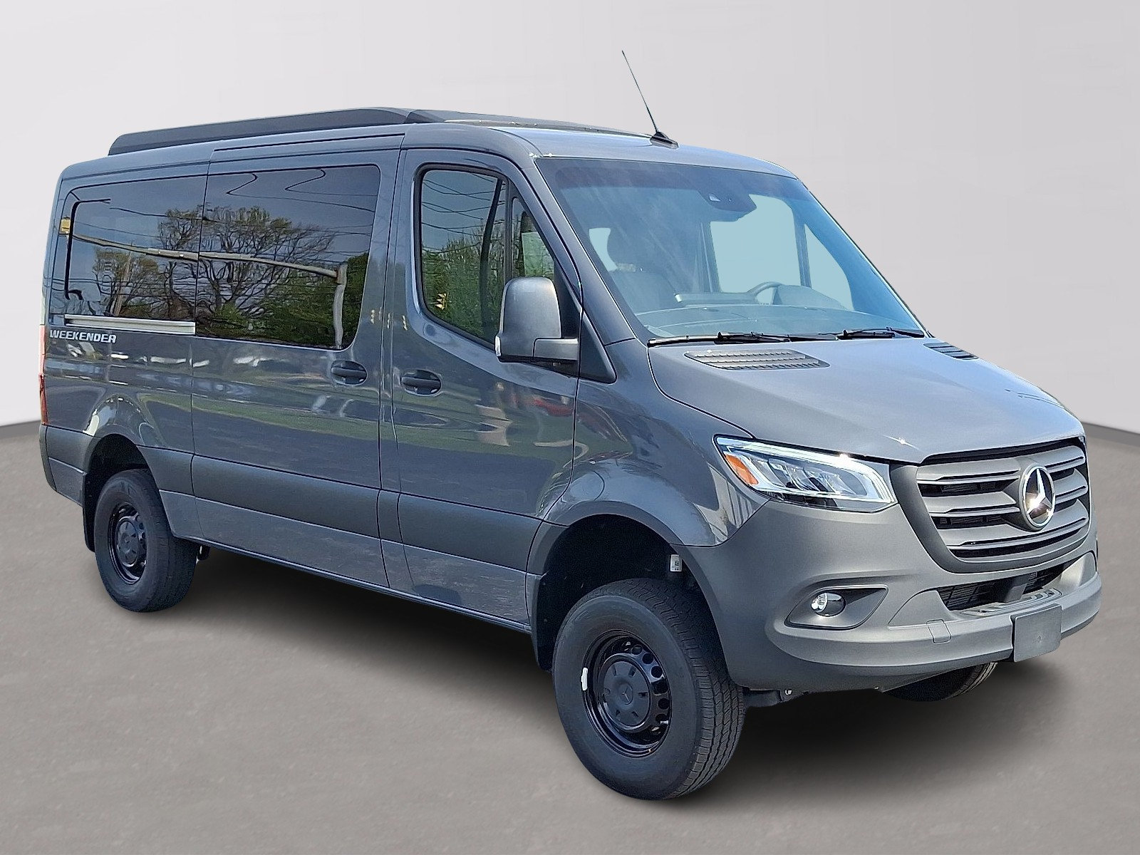 Used 2024 Mercedes-Benz Sprinter 2500 image 3
