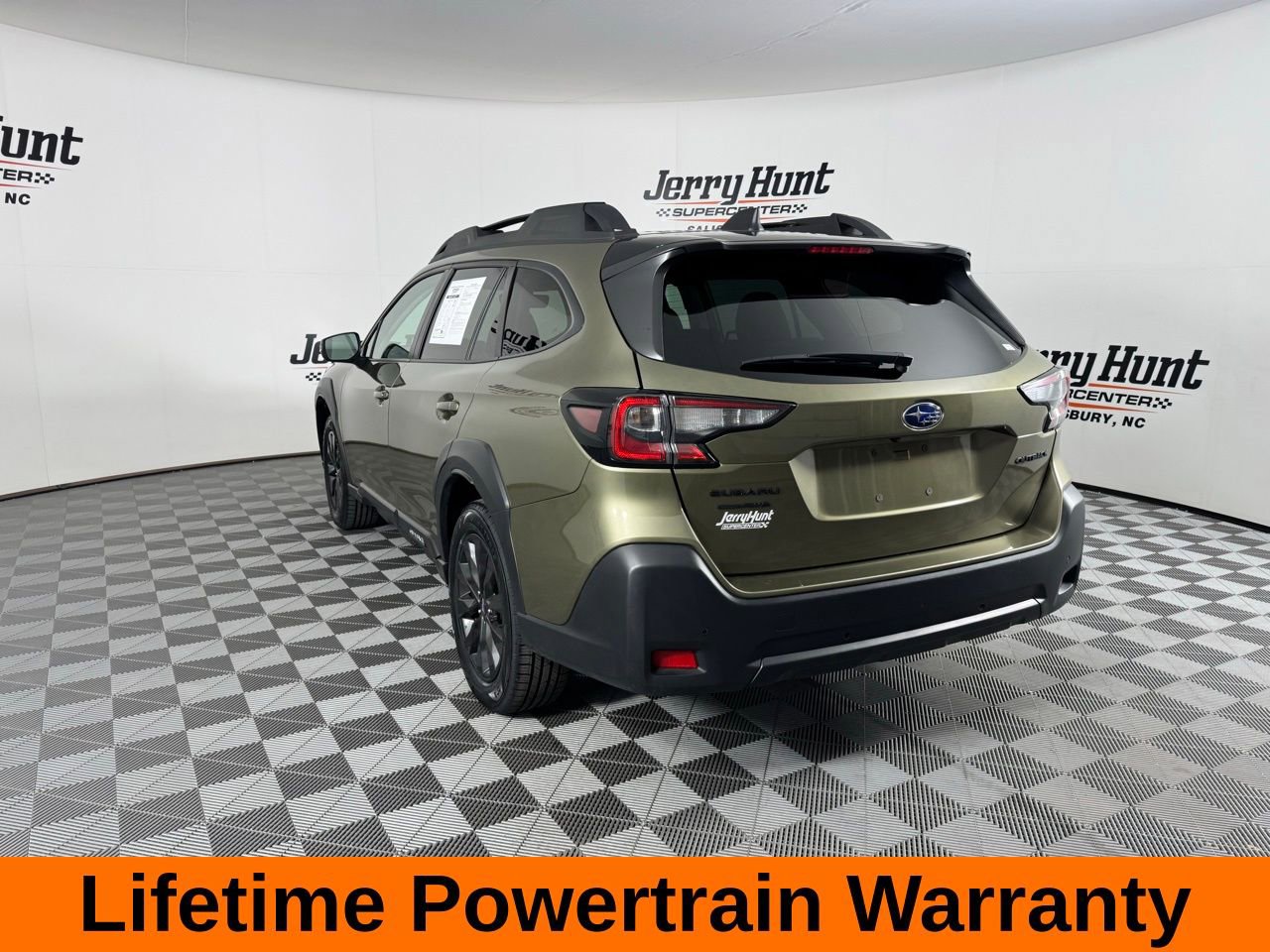 Used 2025 Subaru Outback Onyx Edition image 9