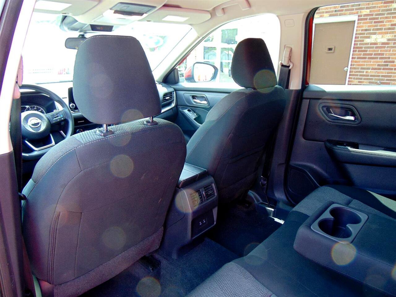 Used 2024 Nissan Rogue SV image 16