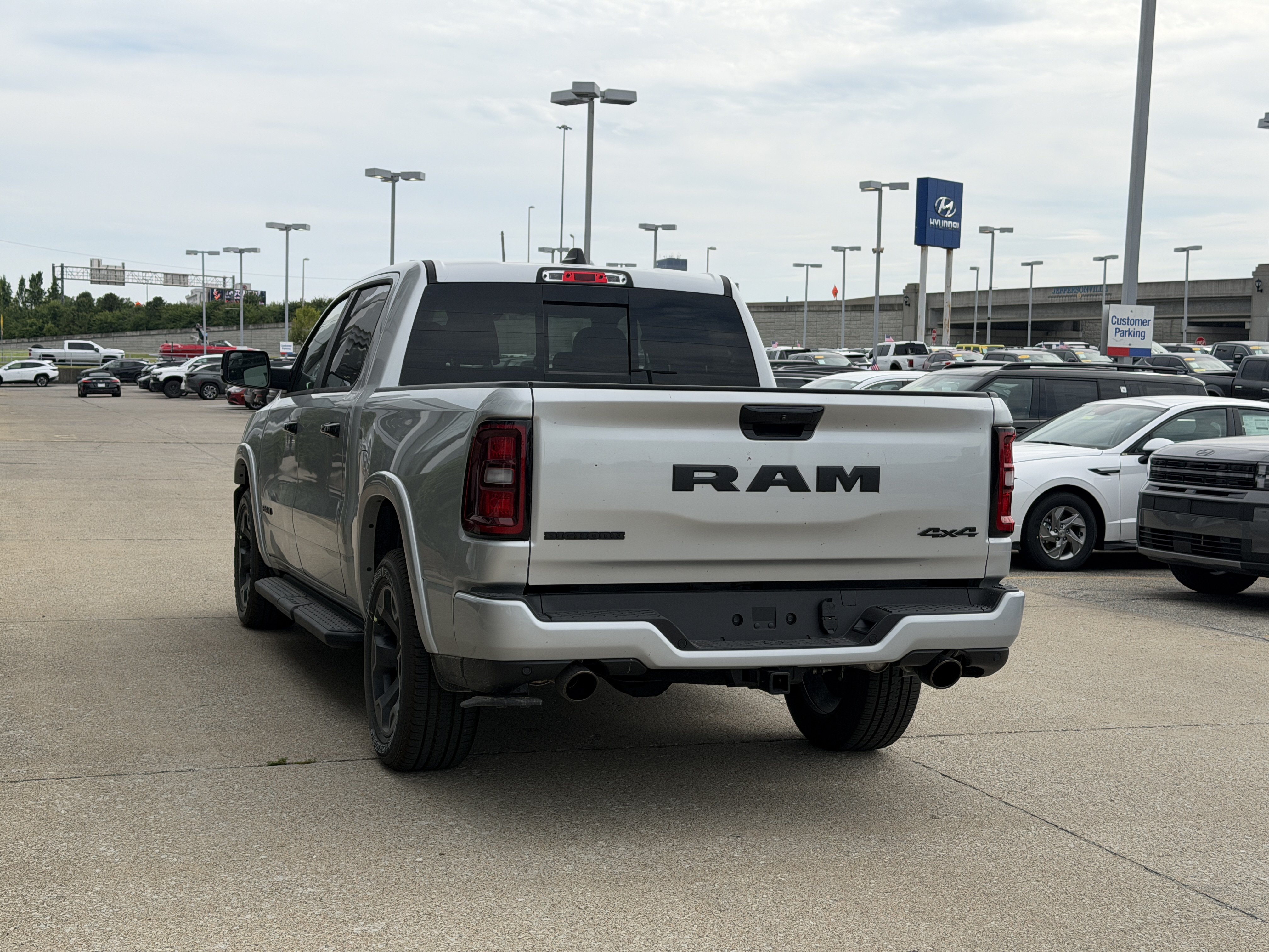 New 2026 RAM 1500 Big Horn w/ Night Edition AWD/4WD image 7