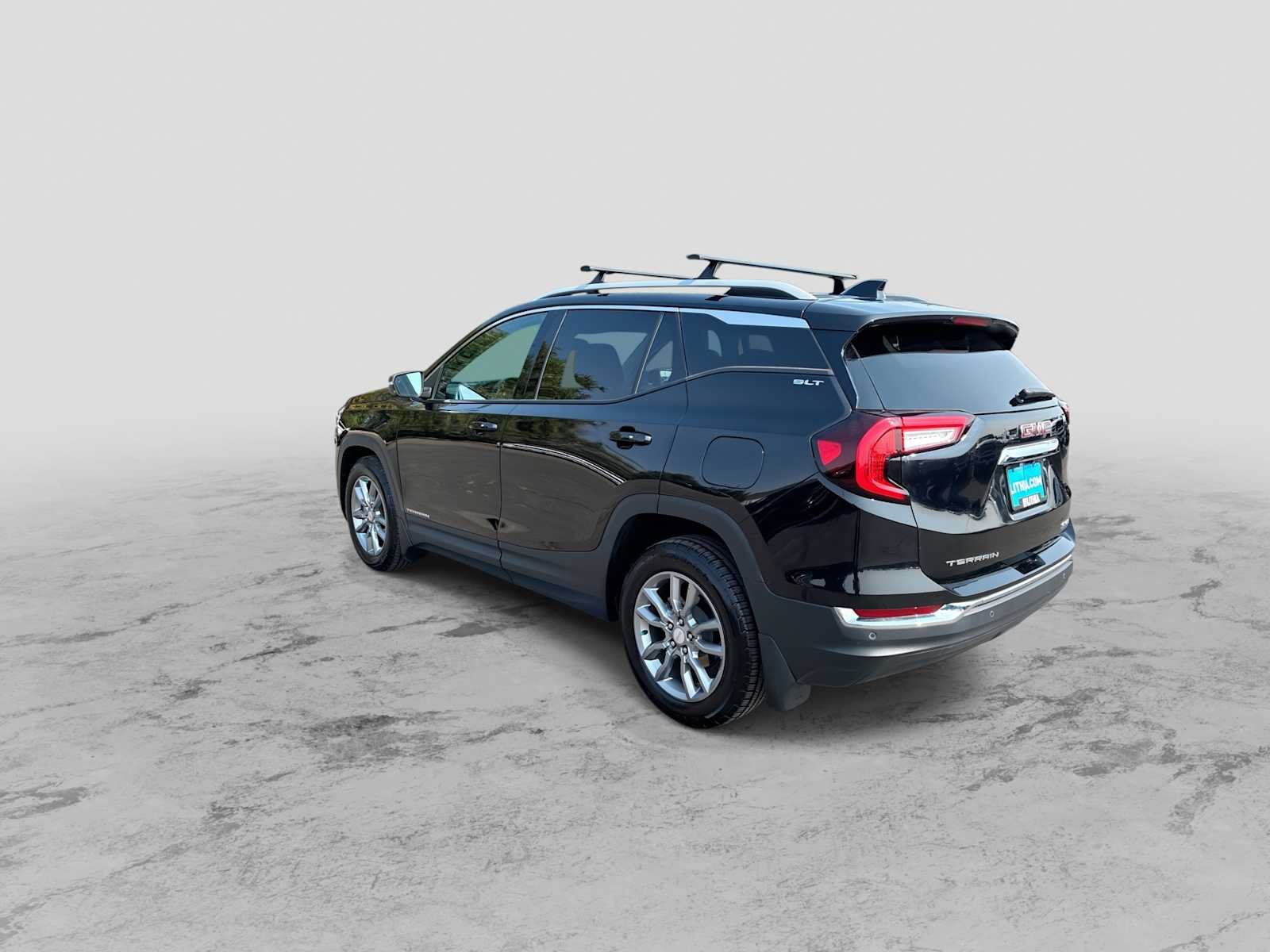 Used 2022 GMC Terrain SLT w/ LPO, Floor Liner Package AWD/4WD image 6