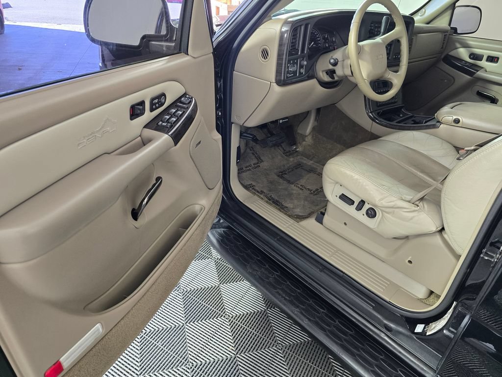 Used 2002 GMC Yukon Denali AWD/4WD image 24