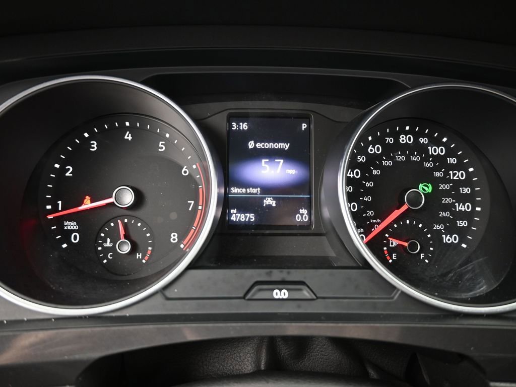 Used 2020 Volkswagen Tiguan SE R-Line image 33