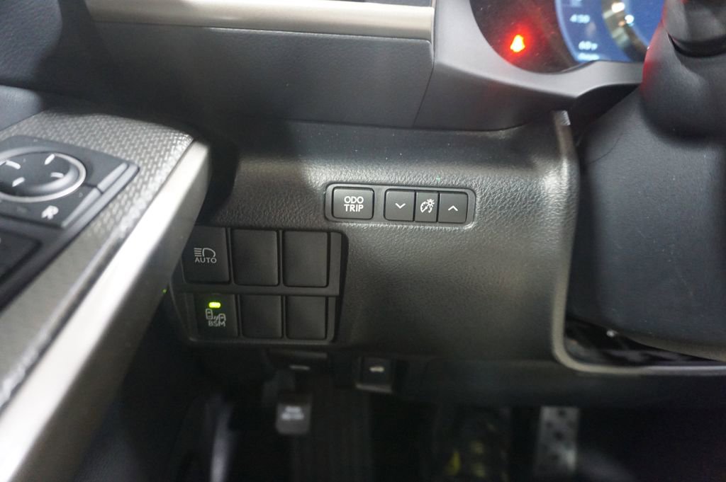 Used 2017 Lexus IS 350 F Sport w/ F Sport Package image 4