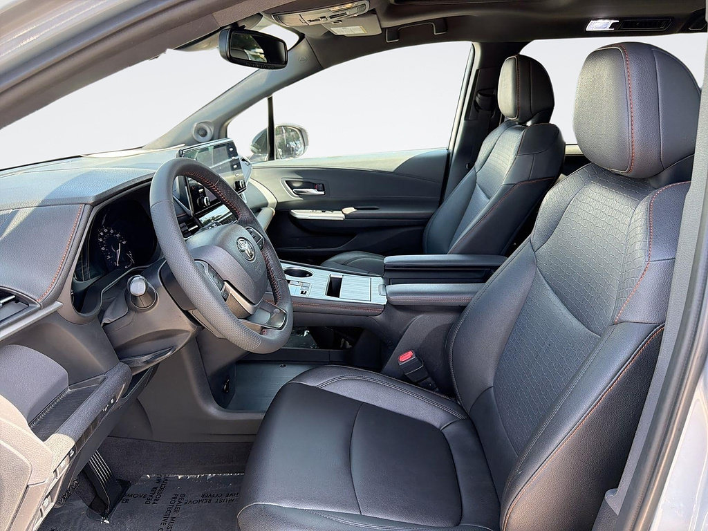 Used 2024 Toyota Sienna XSE w/ XSE Plus Package FWD image 21