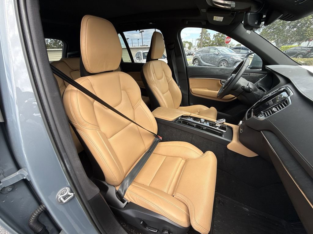 Used 2023 Volvo XC90 T8 Ultimate w/ Protection Package Premier image 16