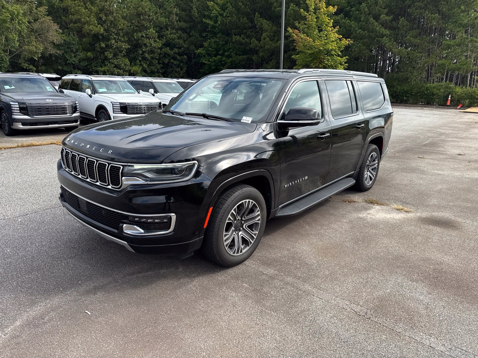 Used 2024 Jeep Wagoneer L Series II w/ Flexible Seating Group AWD/4WD image 1