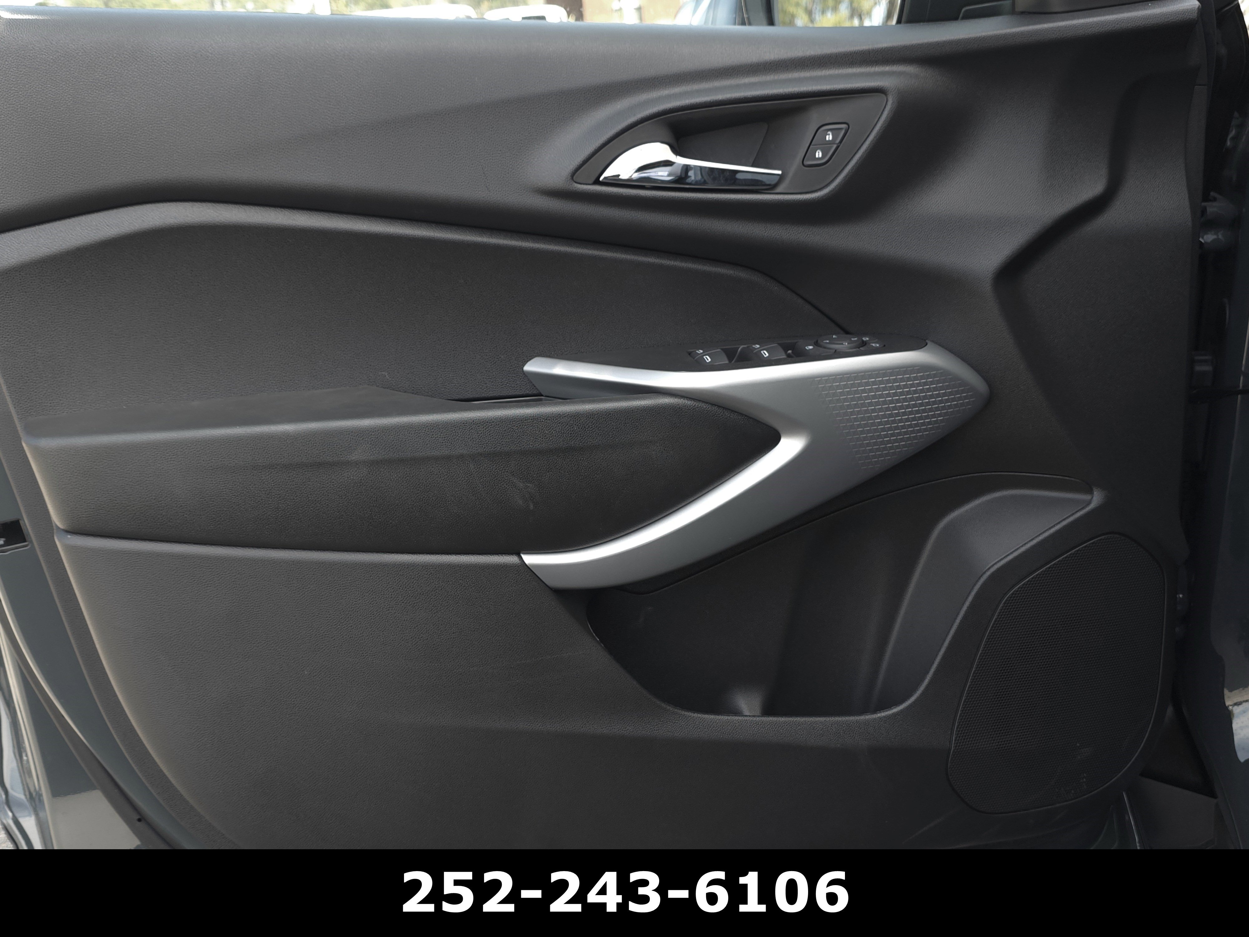 Used 2026 Chevrolet Trax LS FWD image 23