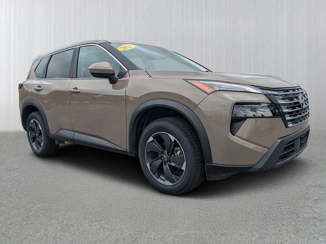 Used 2025 Nissan Rogue SV image 1