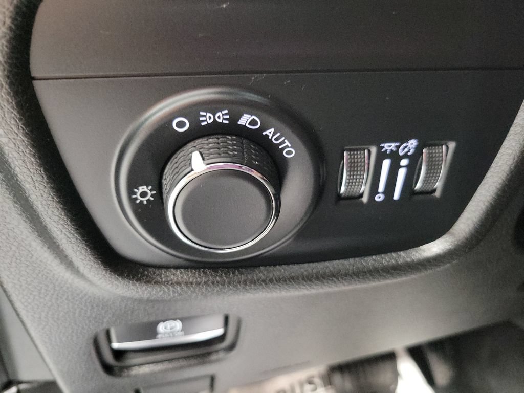 Used 2024 Jeep Grand Cherokee L Laredo AWD/4WD image 36