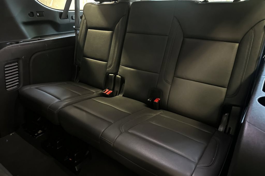 Used 2024 Chevrolet Suburban LT AWD/4WD image 15