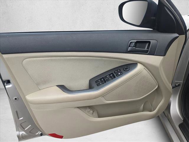 Used 2013 Kia Optima LX w/ Convenience Plus Pkg image 11