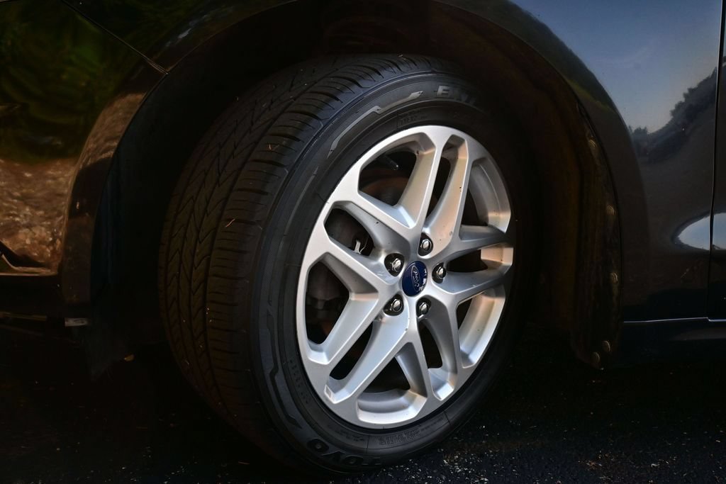 Used 2013 Ford Fusion SE FWD image 10