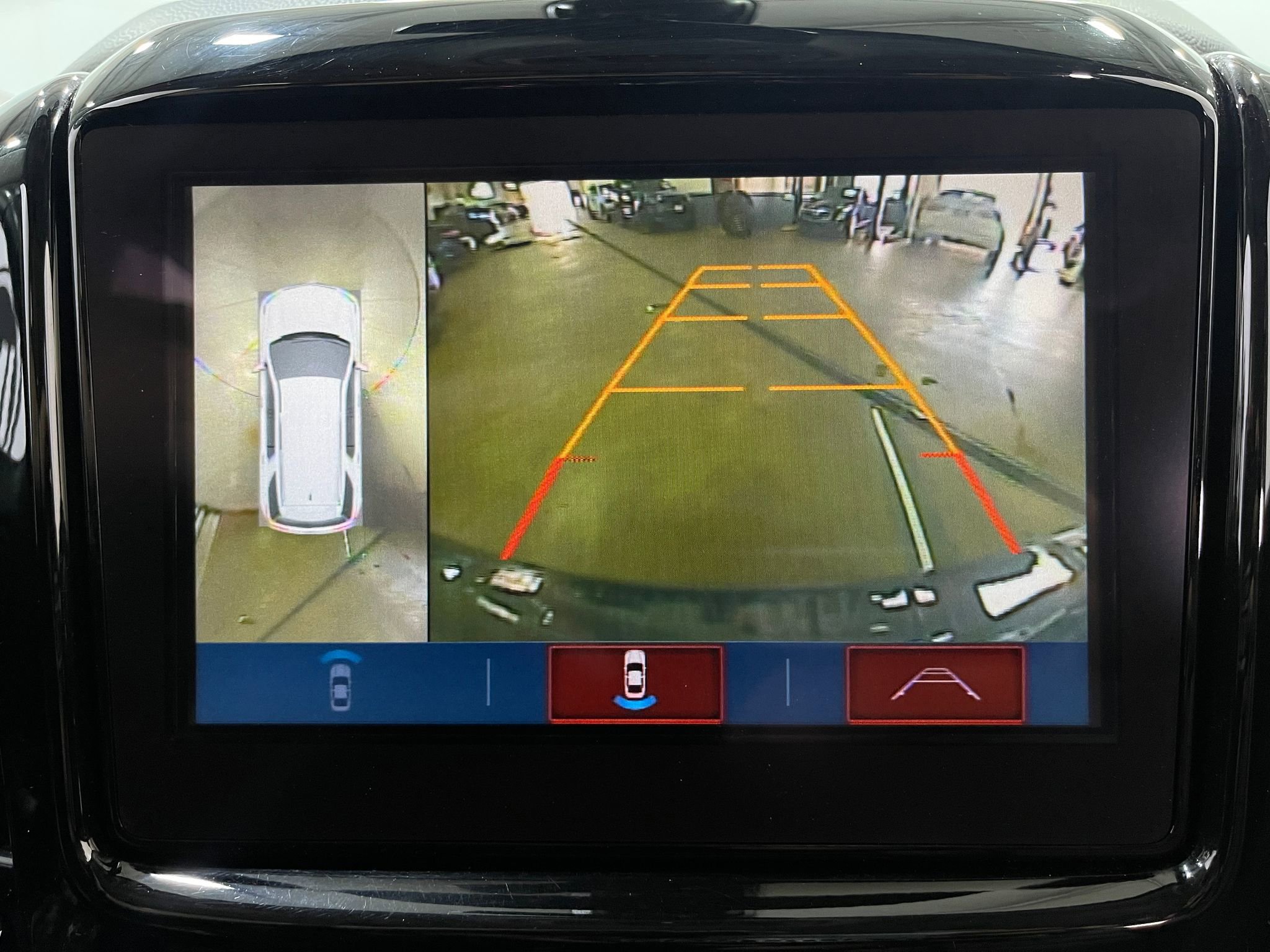 Used 2019 Chevrolet Traverse RS AWD/4WD image 11