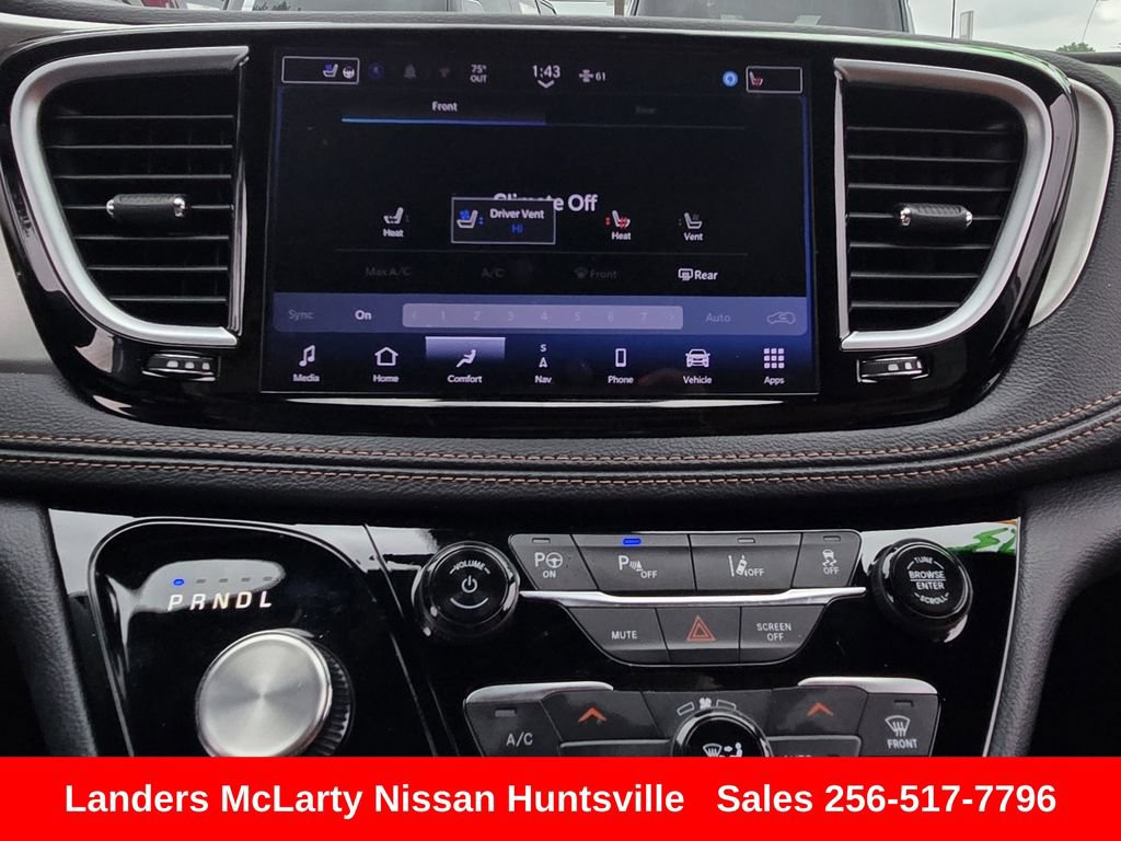 Used 2025 Chrysler Pacifica Pinnacle FWD image 24