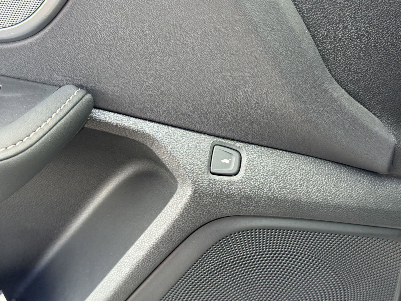 Used 2024 Acura RDX SH-AWD w/ Technology Package image 9