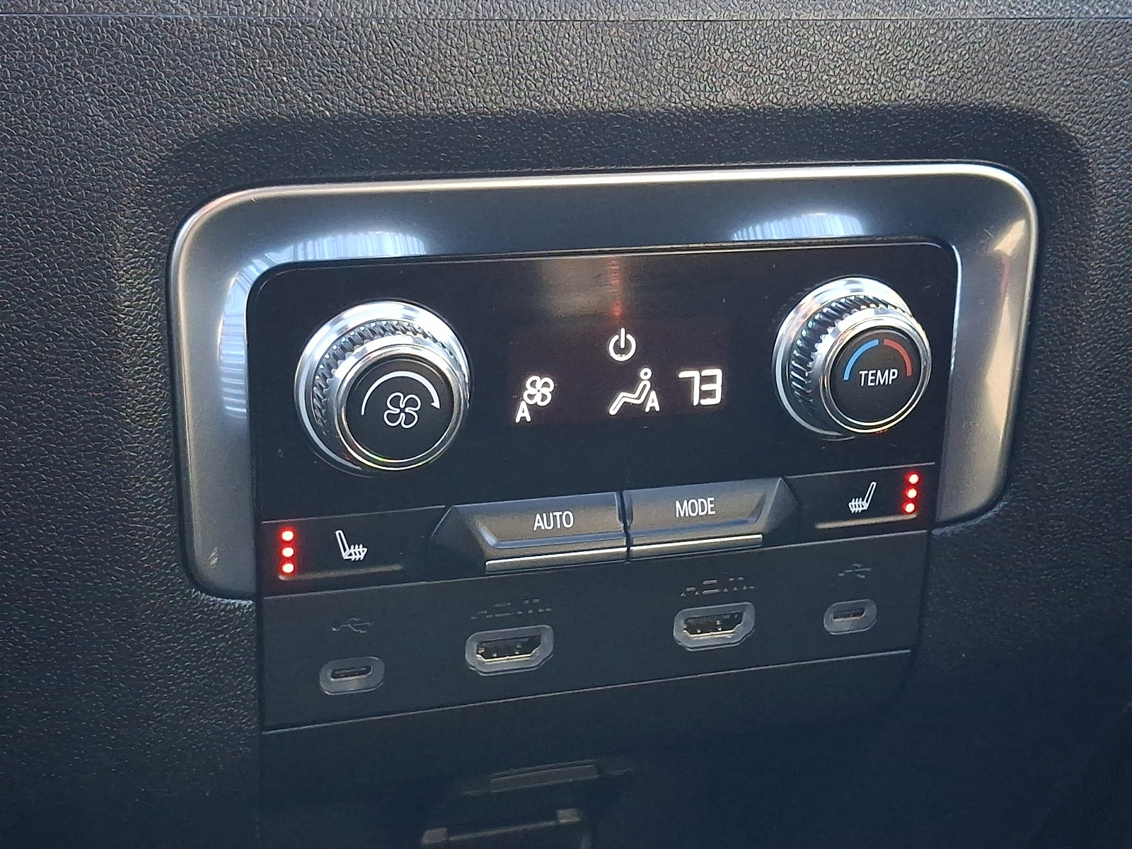 Used 2021 GMC Yukon XL Denali w/ Denali Premium Package image 12