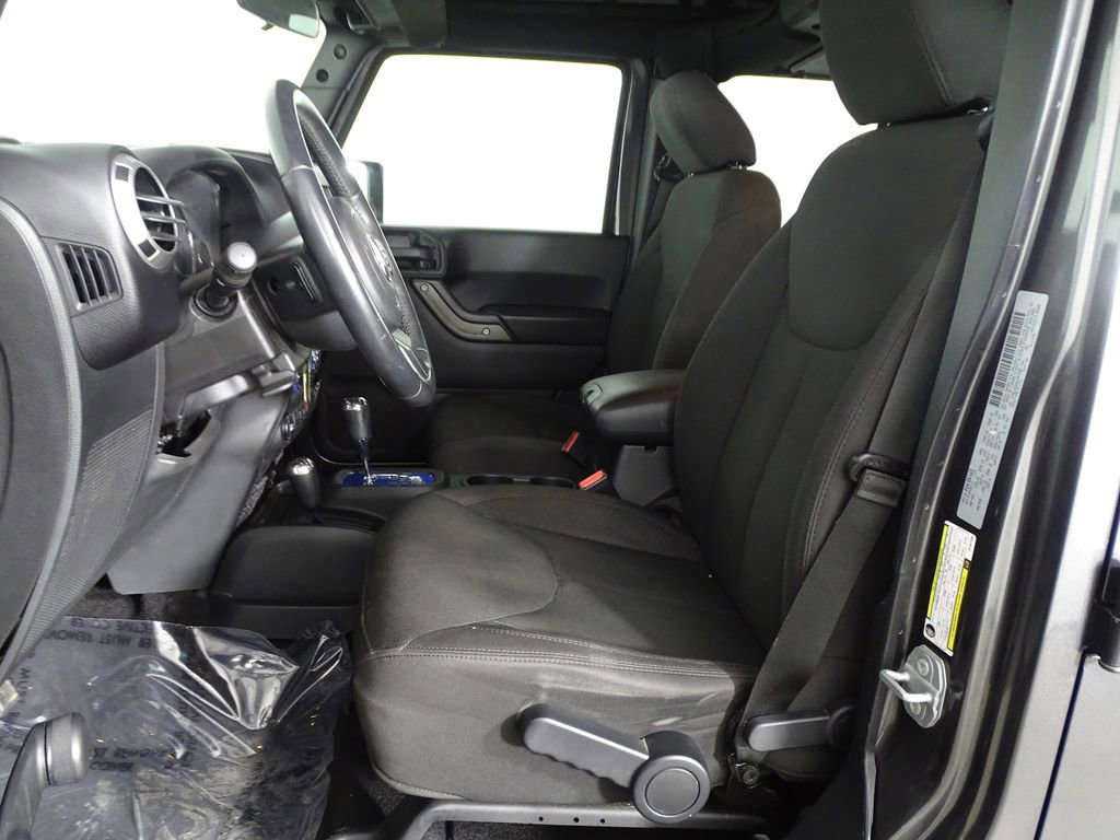 Used 2017 Jeep Wrangler Unlimited Sport w/ Connectivity Group image 8