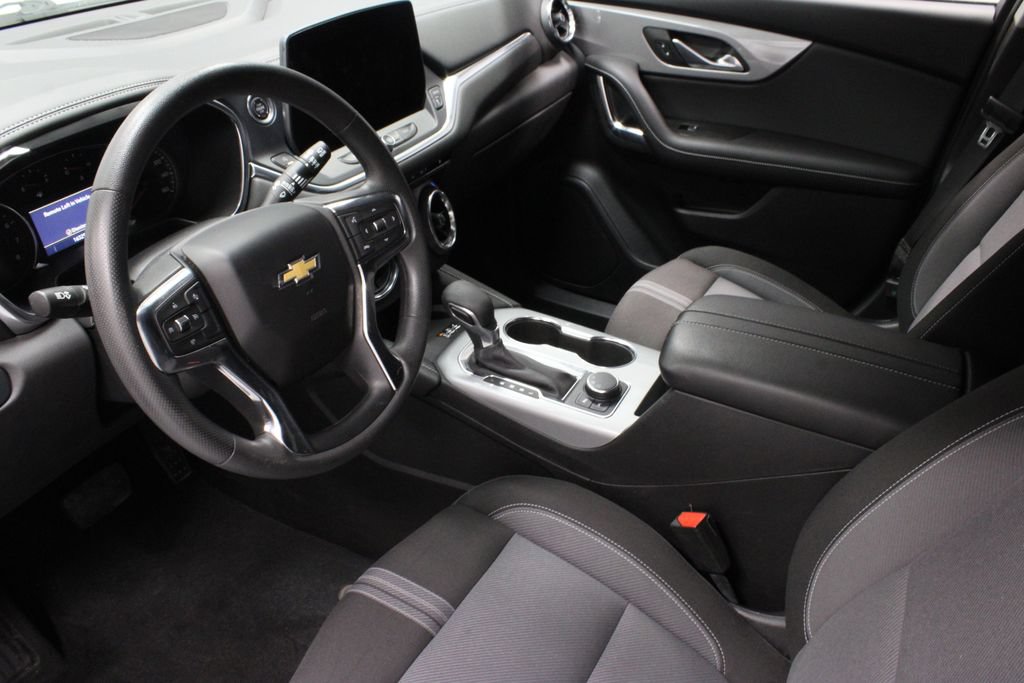 Used 2024 Chevrolet Blazer LT w/ Convenience Package FWD image 22