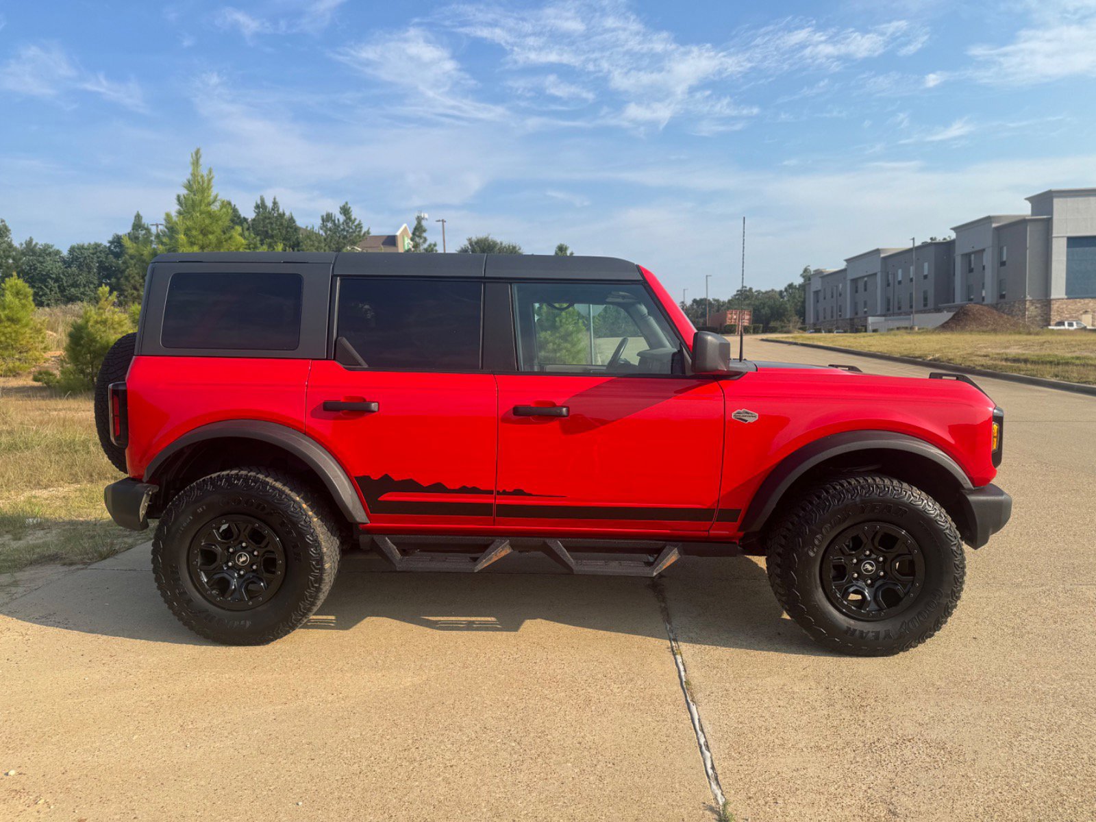 Used 2022 Ford Bronco Wildtrak AWD/4WD image 3