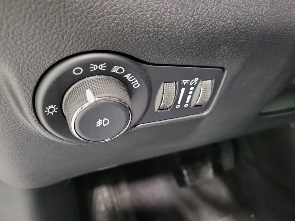 New 2026 Jeep Compass Latitude image 14