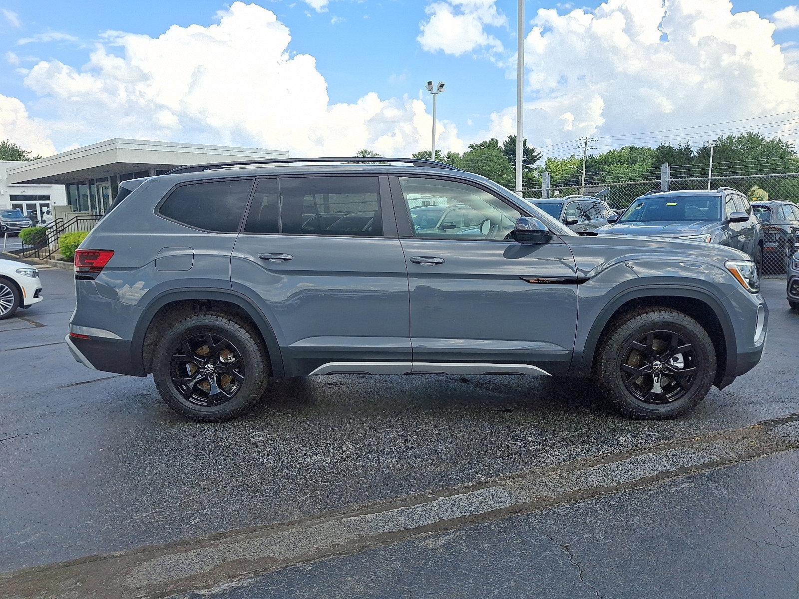 Certified 2025 Volkswagen Atlas Peak Edition SE image 7