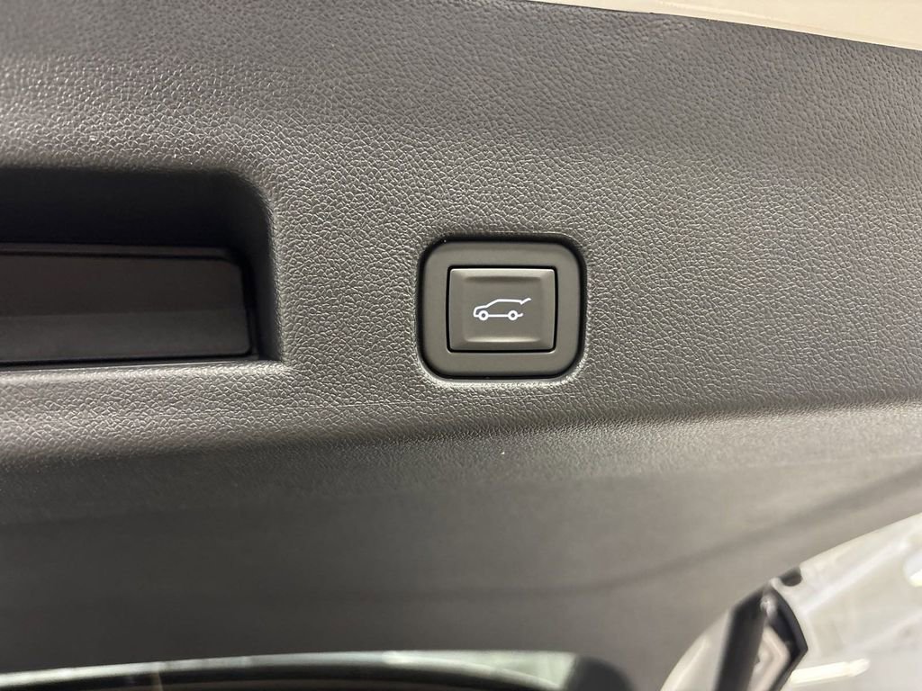 New 2025 Buick Enclave Sport Touring w/ Super Cruise Package image 16