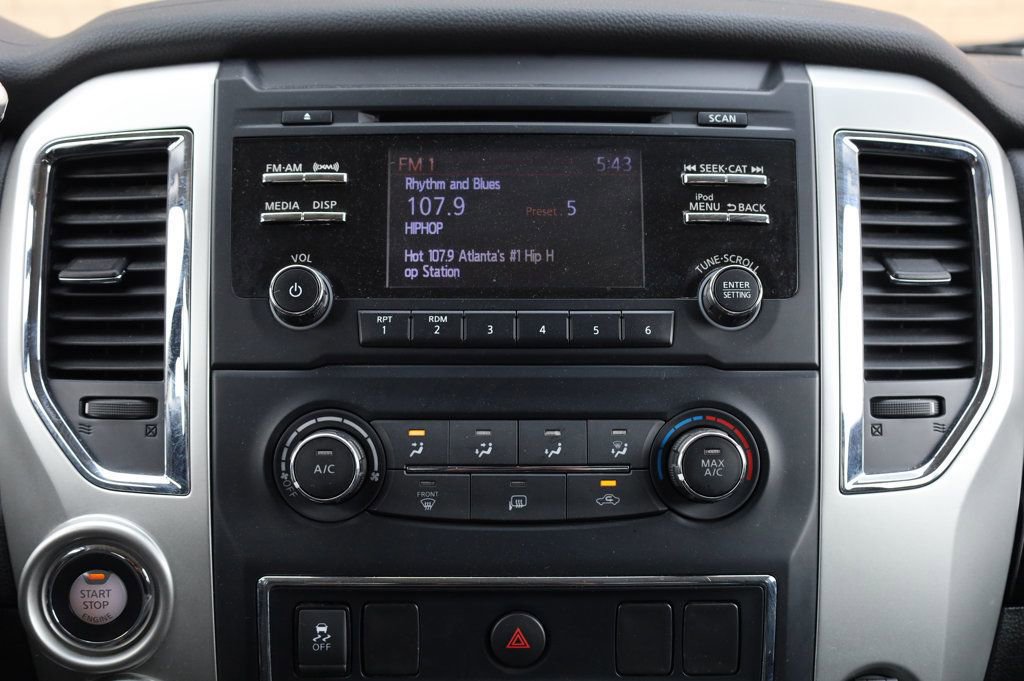 Used 2018 Nissan Titan SV image 40