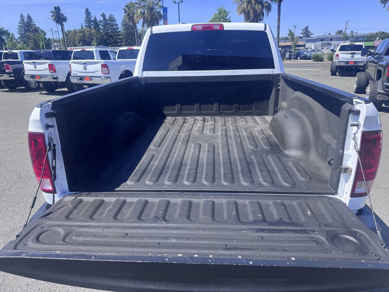 Used 2014 RAM 2500 Tradesman w/ Chrome Appearance Group AWD/4WD image 9