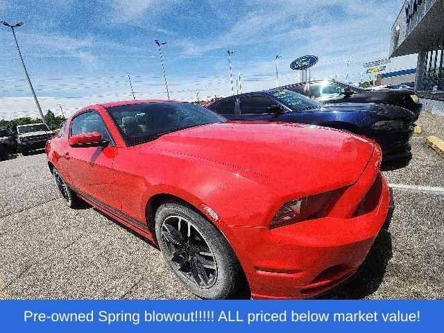 Used 2014 Ford Mustang Premium w/ Equipment Group 201A RWD image 4