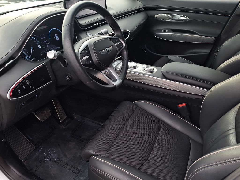 Used 2025 Genesis GV70 2.5T Sport Prestige w/ Sport Prestige Package image 10
