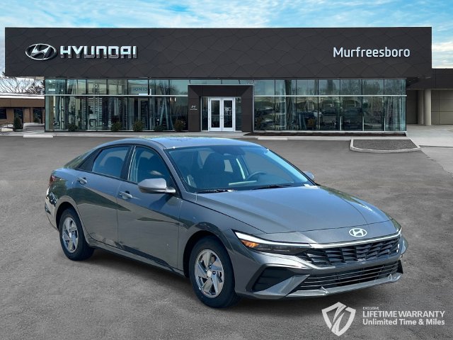 New 2026 Hyundai Elantra SE FWD image 3