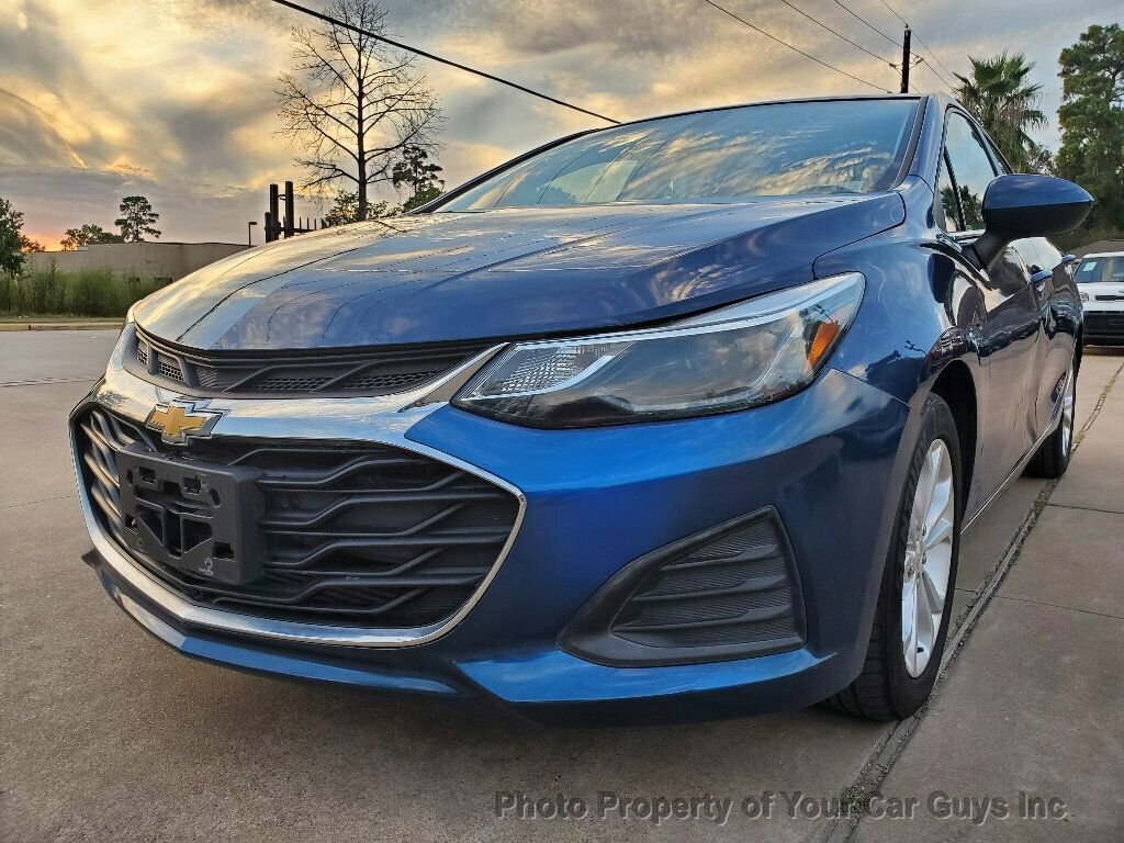 Used 2019 Chevrolet Cruze LT FWD image 3