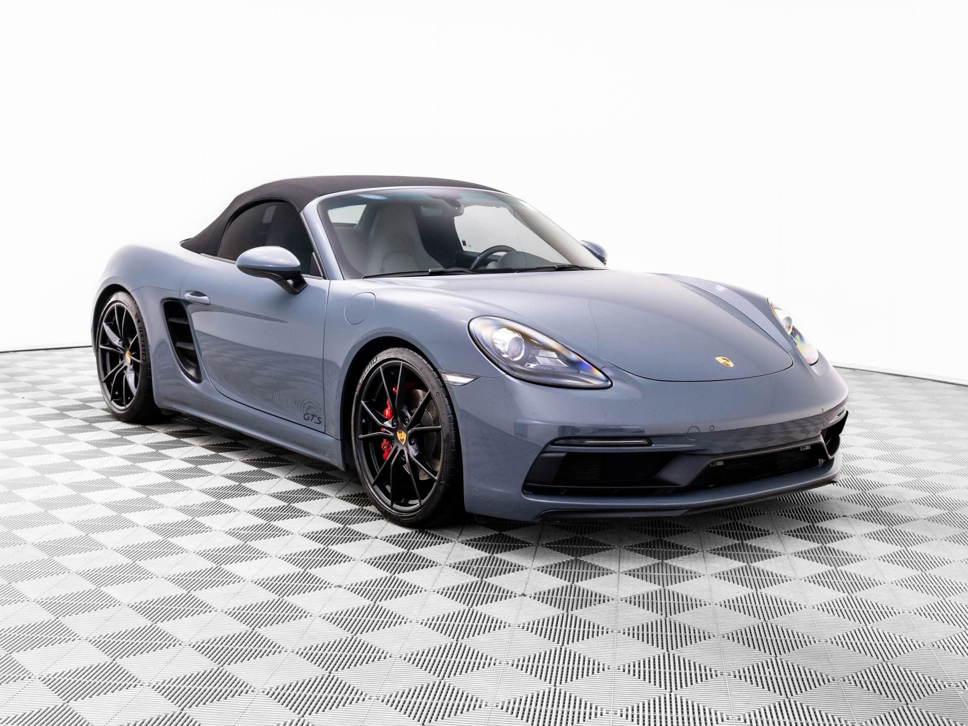 Used 2018 Porsche 718 Boxster GTS image 6
