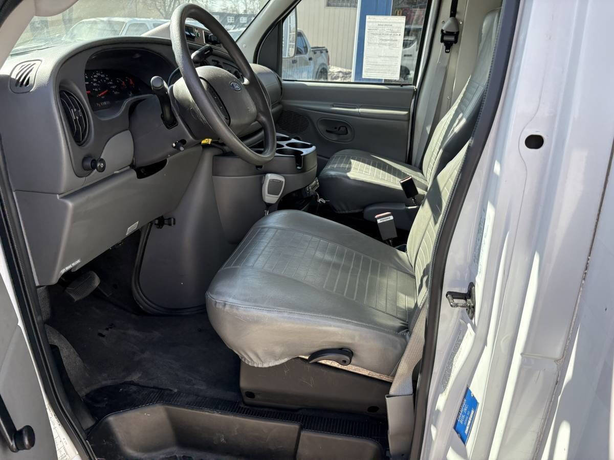 Used 2006 Ford E-450 and Econoline 450 RWD image 17