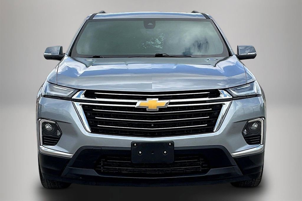 Used 2023 Chevrolet Traverse LT w/ LT Premium Package AWD/4WD image 3
