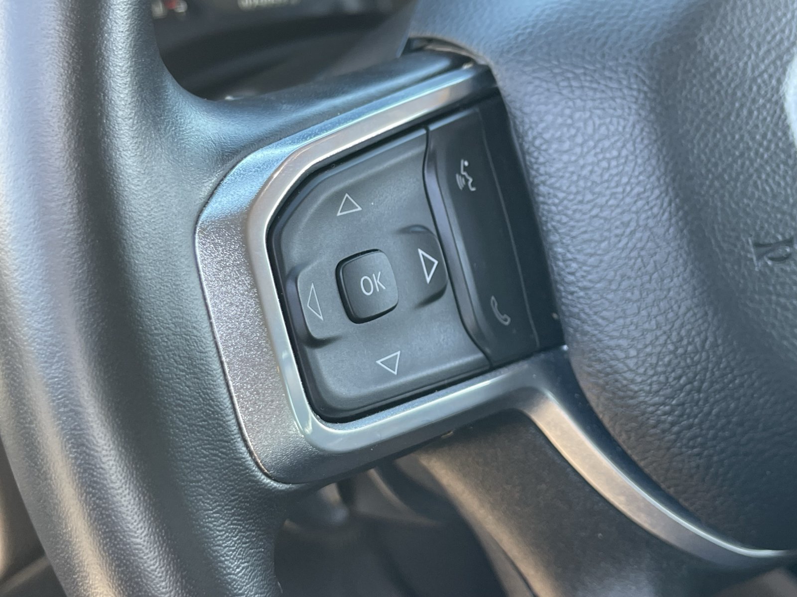 Used 2024 RAM 3500 Laramie AWD/4WD image 29