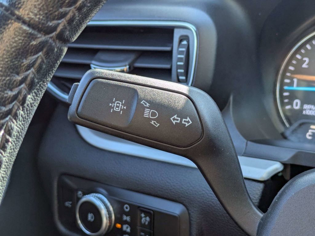 Used 2023 Ford Explorer XLT w/ Equipment Group 202A RWD image 27