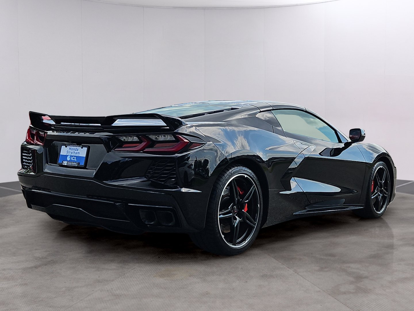 Used 2023 Chevrolet Corvette Stingray Coupe w/ Z51 Performance Package RWD image 2