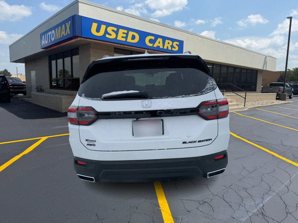 Used 2025 Honda Pilot Black Edition image 6